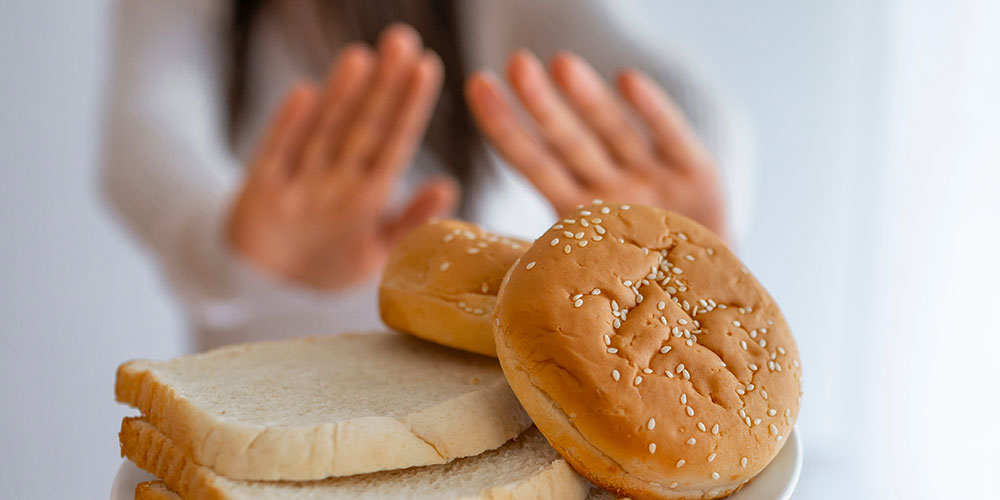 Al momento stai visualizzando Mangiare senza glutine fa male o fa bene? Aiuta a dimagrire?